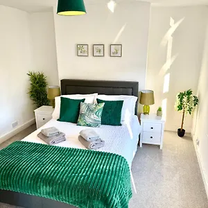  Apartment 2-bedroom House In Town Centre